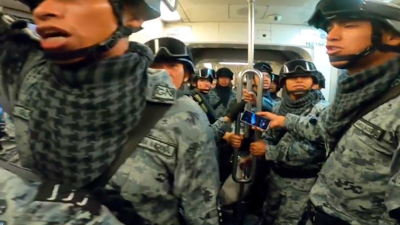 Â¡En Metro! contingente de la Guardia Nacional llega al ZÃ³calo para desfile cÃ­vico militar