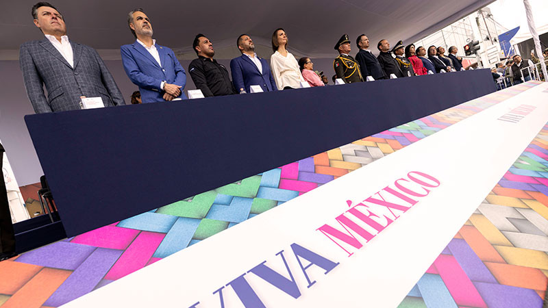Testifica Gobernador el desfile cÃ­vico militar del CCXIV Aniversario del inicio de la lucha de Independencia de MÃ©xico