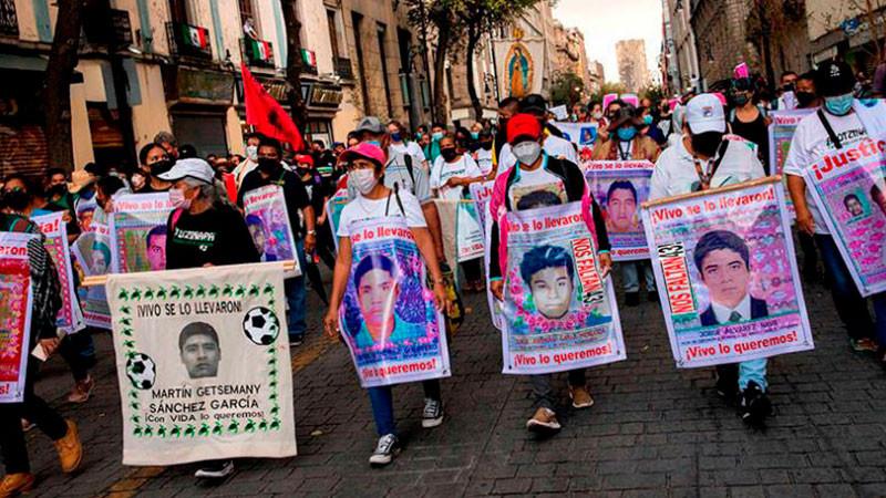 MamÃ¡s y papÃ¡s de los 43 desaparecidos de Ayotzinapa siguen su lucha 