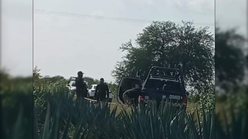 Abandonan cuerpo con huellas de violencia sobre la carretera Panamericana  Apaseo el Alto-QuerÃ©taro