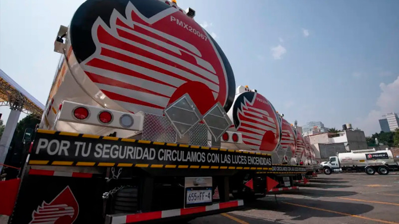 Recomienda AMLO a Sheinbaum continuar con rescate de Pemex