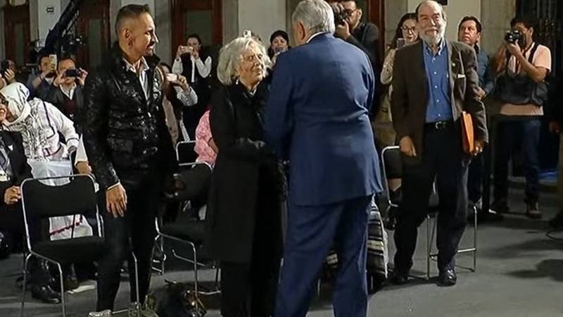 Reconocen en la Â´maÃ±aneraâ€™ a Elena Poniatowska por su trabajo en el Consejo de Memoria HistÃ³rica