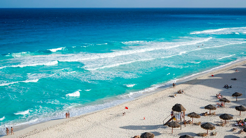 Cancelan y demoran vuelos a CancÃºn por tormenta 'Helene'