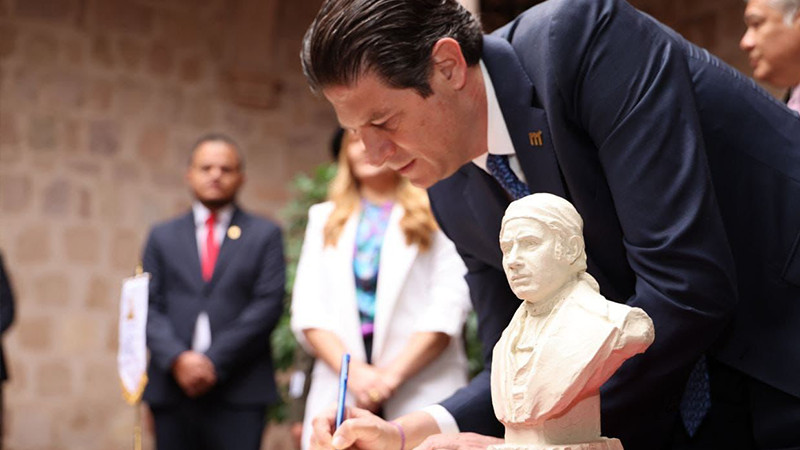Alfonso MartÃ­nez encabeza recorrido en Bando Solemne por 259 Aniversario del Natalicio de Morelos