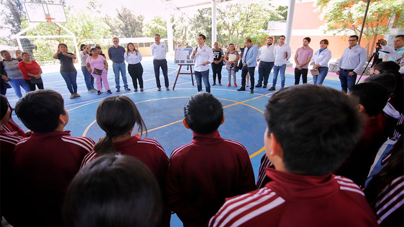 Invierten 1.5MDP en rehabilitaciÃ³n de canchas en Secundaria en QuerÃ©taro