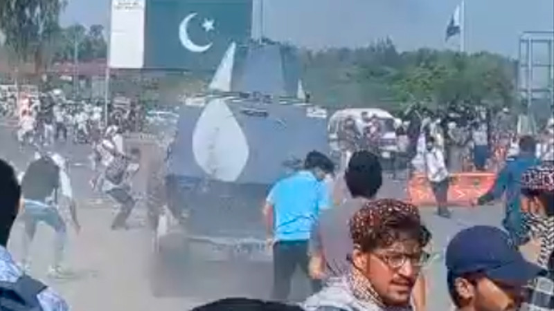 Detienen a mÃ¡s de 250 estudiantes que protestaban por presunta violaciÃ³n, en PakistÃ¡n