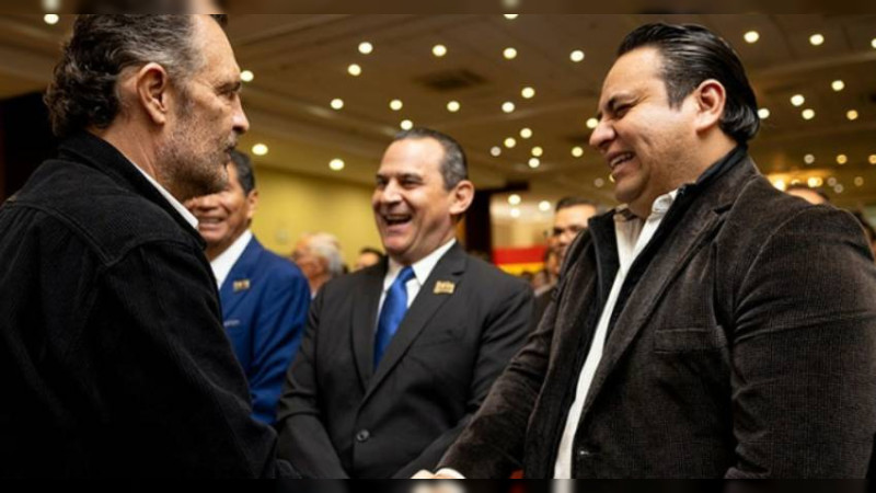 Toma protesta Gobernador a integrantes del Consejo Directivo de Industriales de San Juan del RÃ­o