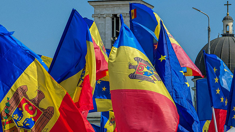 Ciudadanos de Moldavia votaron por su entrada a la UniÃ³n Europea y ganÃ³ el â€œSÃ­â€ por estrecho margen  