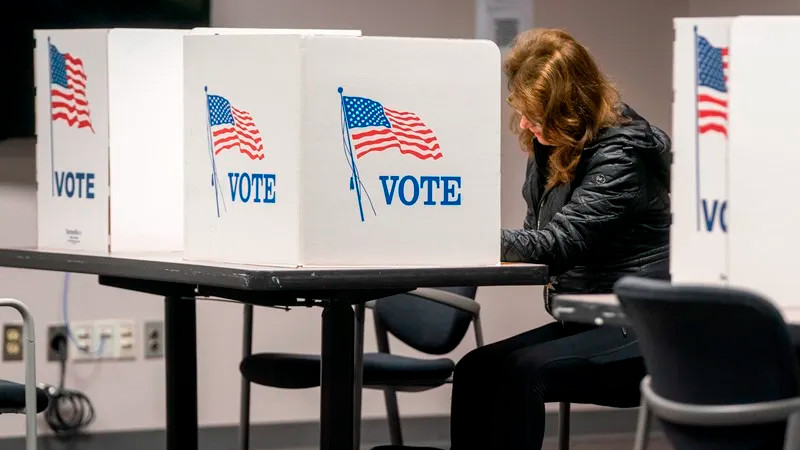 Comienza votaciÃ³n anticipada en Florida y Texas con rÃ©cord de participaciÃ³n
