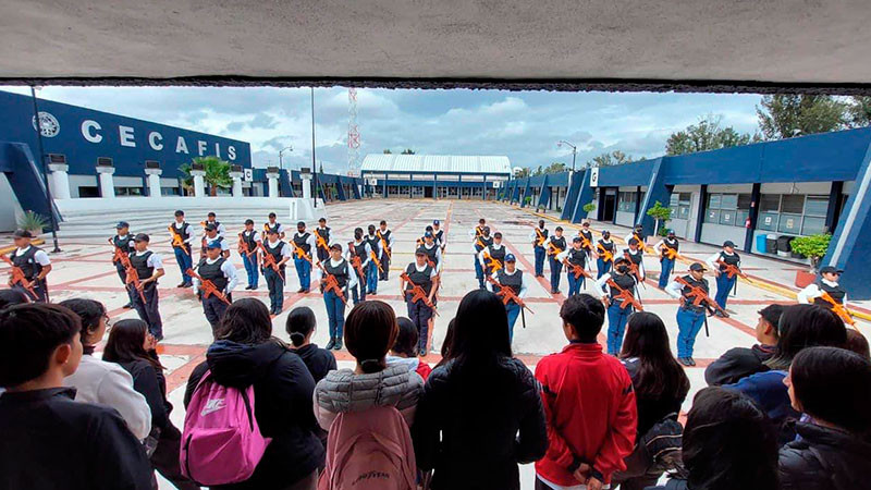 Participan mÃ¡s de mil personas en el programa CÃ³mo se Forma un PolicÃ­a, en QuerÃ©taro
