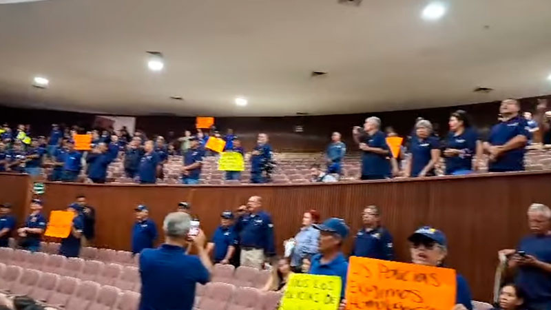 PolicÃ­as de Sinaloa se manifiestan en el Congreso del Estado; exigen homologar salarios