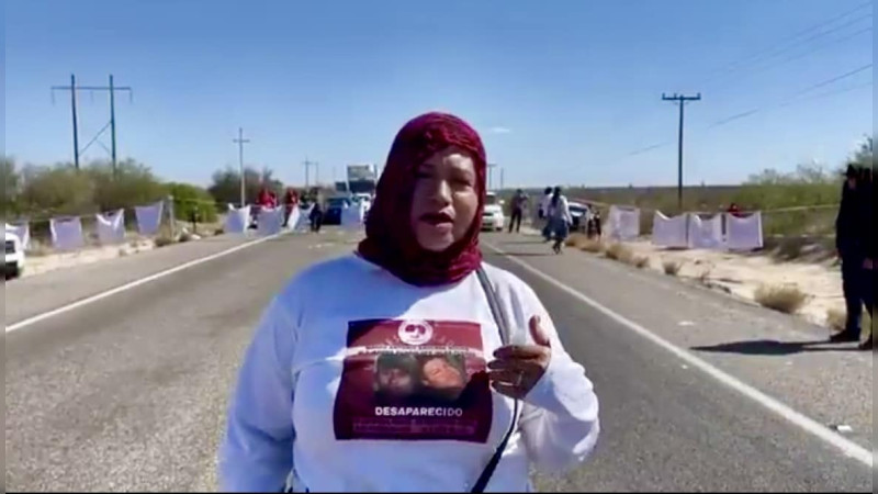 Con bloqueo, Colectivo denuncia inacciÃ³n de autoridades en la desapariciÃ³n del hijo de Ceci Flores