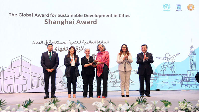 Reconocen a Clara Brugada, por su aporte al desarrollo sostenible en las ciudades