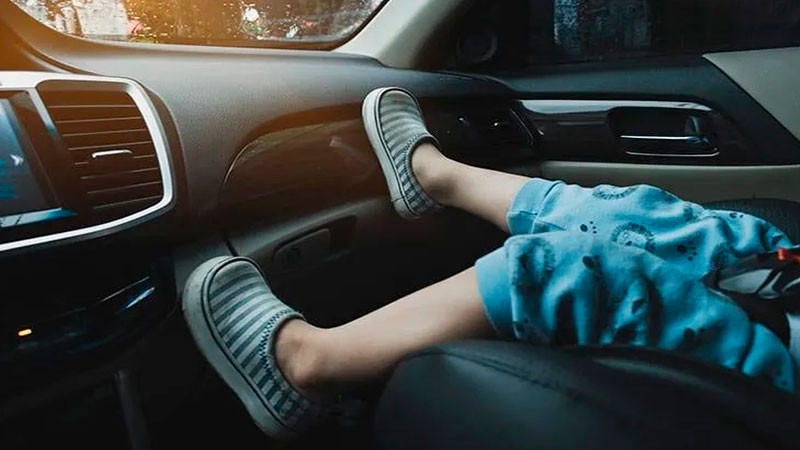 Padre olvida que llevaba a su hija a la guarderÃ­a en EspaÃ±a; la menor falleciÃ³ encerrada en el auto