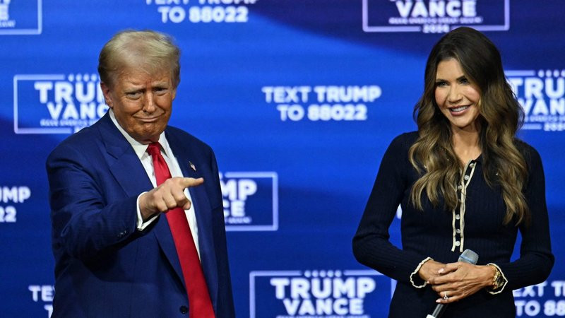 Donald Trump elige a Kristi Noem como secretaria del Departamento de Seguridad Nacional