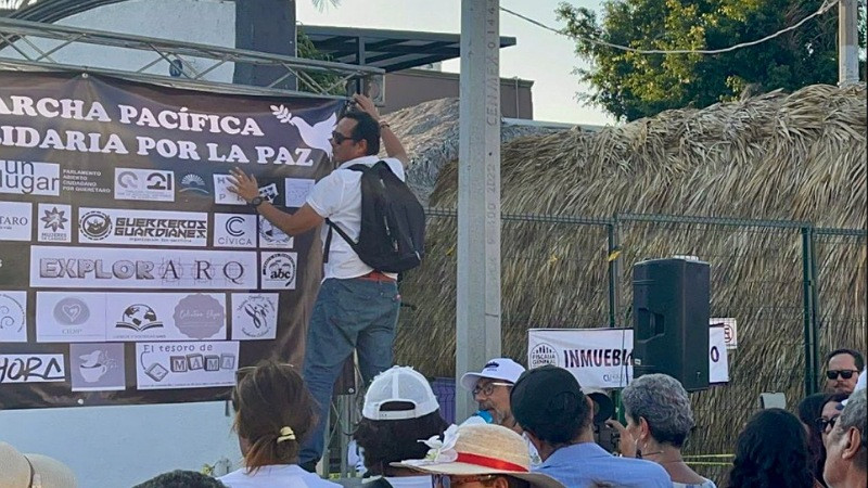 Marchan por la paz tras cumplirse una semana de ataque armado a bar de QuerÃ©taro