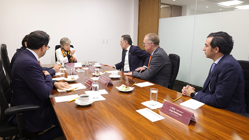 Da seguimiento Gobernador de QuerÃ©taro a proyectos con SEMARNAT