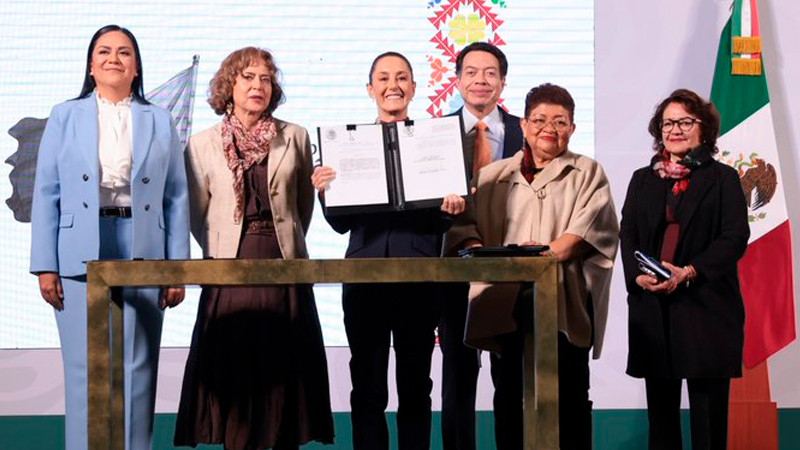 Firma Sheinbaum varios decretos: protecciÃ³n animal y derecho a la vivienda, entre ellos