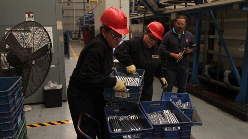 Claudia Sheinbaum espera que en 2025 se discuta reducciÃ³n de la jornada laboral