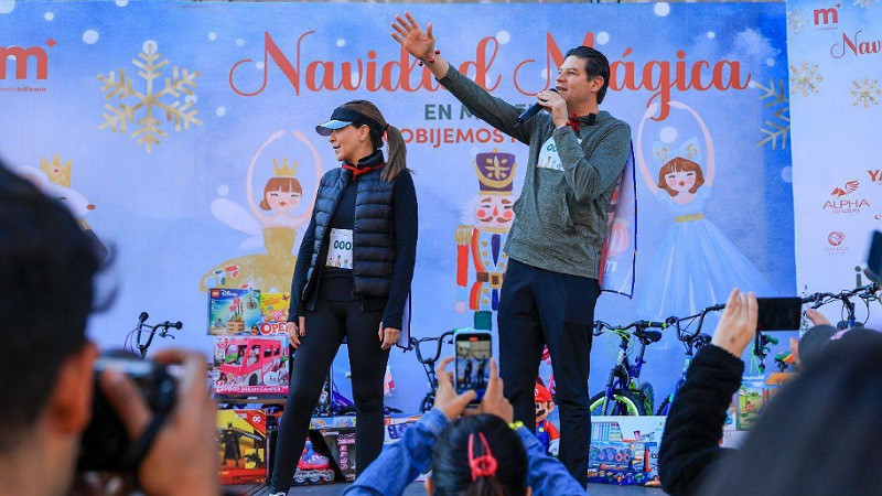 Miles participan en carrera 