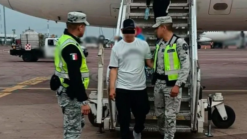 FGR determinarÃ¡ delitos de pasajero que intentÃ³ desviar aviÃ³n hacia EEUU: Sheinbaum