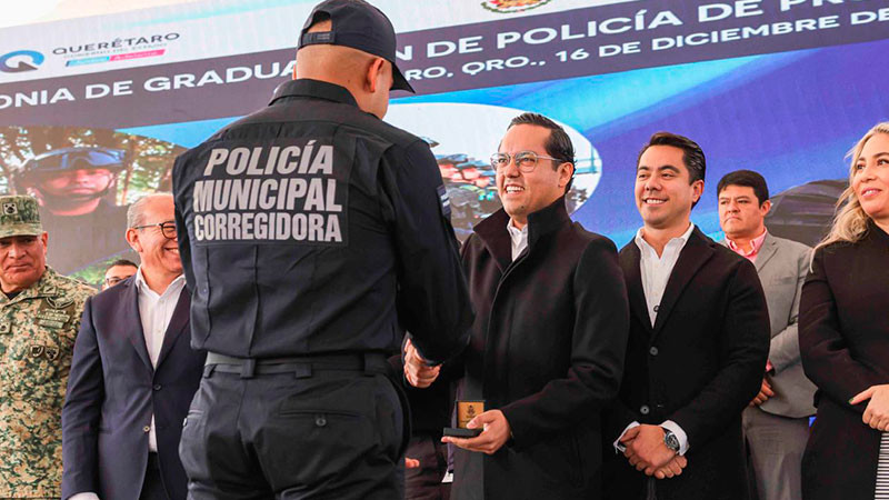 Chepe Guerrero reconoce la valentÃ­a y convicciÃ³n de 123 nuevos policÃ­as queretanos 