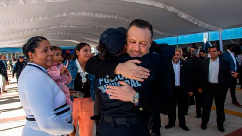 Entrega CECAFIS 123 policÃ­as de proximidad al servicio de QuerÃ©taro