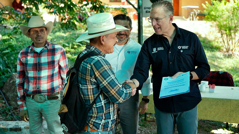 Reconoce Marco Del Prete a propietarios forestales de la Sierra Gorda