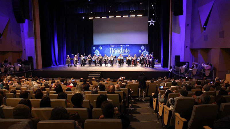 Acude Car Herrera a Concierto NavideÃ±o de Adultos Mayores, en QuerÃ©taro 