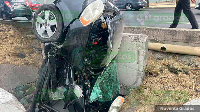 Aparatoso accidente en Paseo de la RepÃºblica, en QuerÃ©taro 