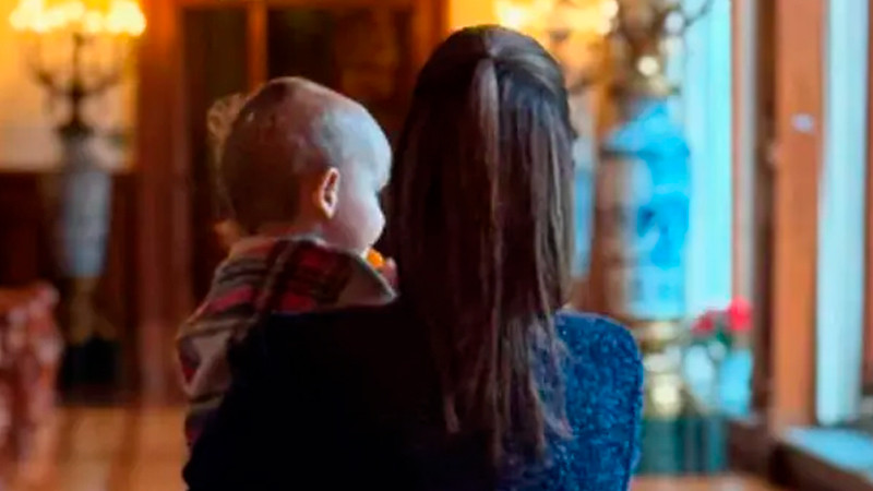 Sheinbaum comparte fotografÃ­a con su nieto en Palacio Nacional