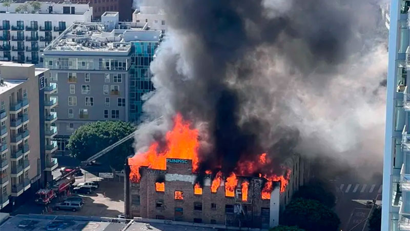 Se registra incendio en el antiguo Morrison Hotel en Los ÃngelesÂ 