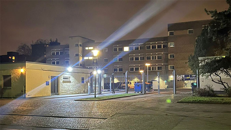 Resultan heridos dos agentes por explosiÃ³n frente a un edificio de policÃ­a en BerlÃ­nÂ 