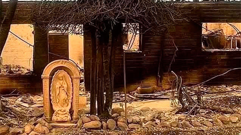 Sobrevive estatua de la Virgen MarÃ­a a incendio en Los Ãngeles