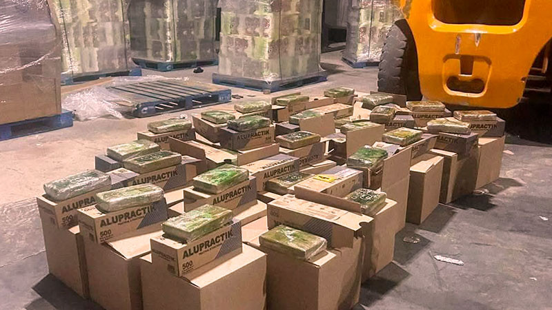 Aseguran media tonelada de sustancia ilÃ­cita en trÃ¡iler, fue abandonado en la autopista 57 de QuerÃ©taro 