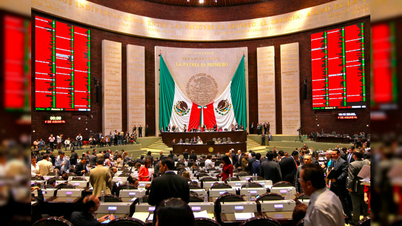 Prepara Sheinbaum reforma para desaparecer a legisladores plurinominales