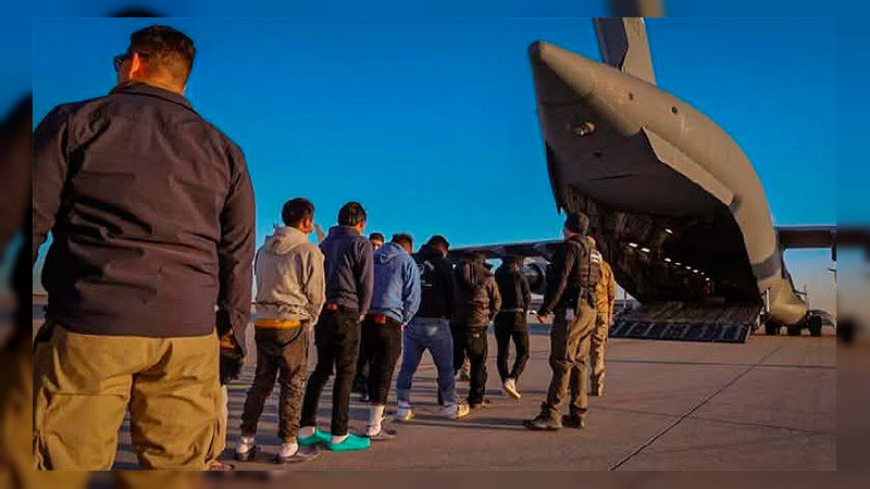 Acepta Colombia a migrantes deportados, tras imposiciÃ³n de aranceles de EU