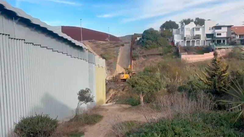 Retoman trabajos de construcciÃ³n del muro fronterizo en Playas de Tijuana