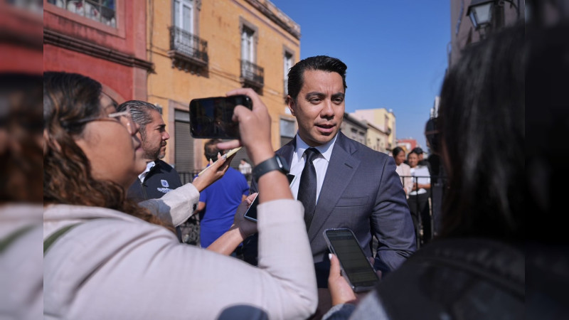 Felifer MacÃ­as presenta a Sheinbaum proyecto de la Guardia CÃ­vica