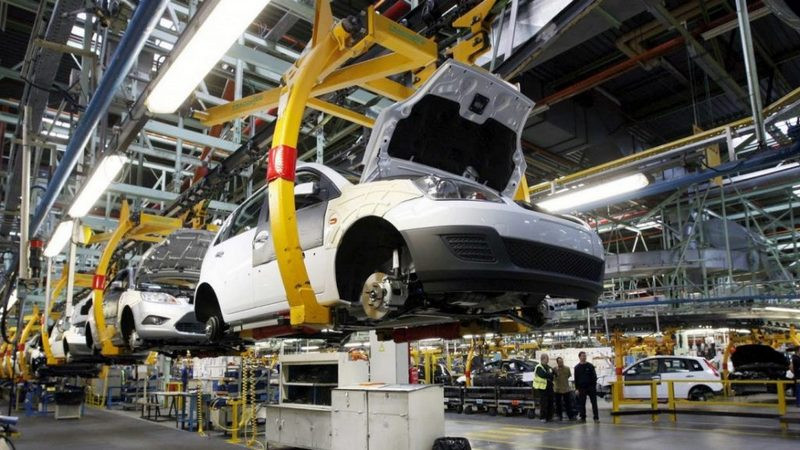 Amaga Trump con imponer aranceles a los autos procedentes de MÃ©xico