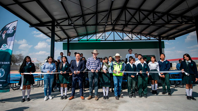 Rodrigo Monsalvo CastelÃ¡n entregÃ³ obras en El MarquÃ©s, QuerÃ©taro