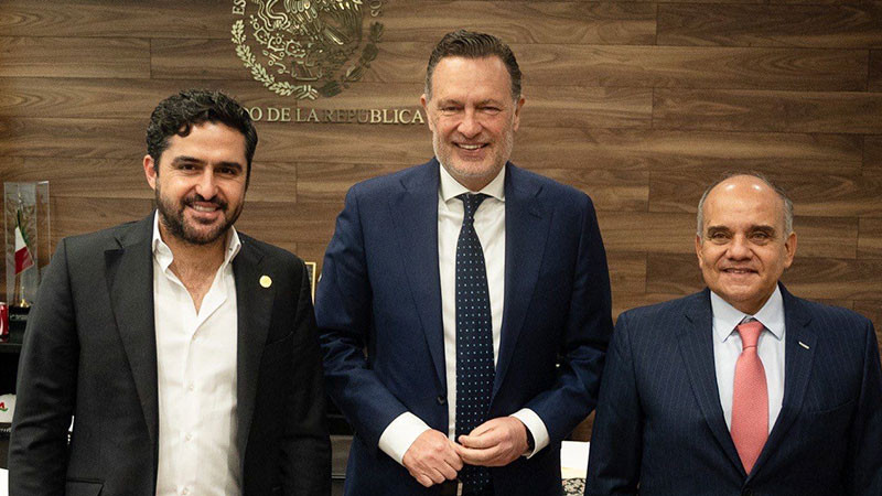 Lleva Gobernador al Senado iniciativa para regular el acceso de los menores de edad a las redes sociales