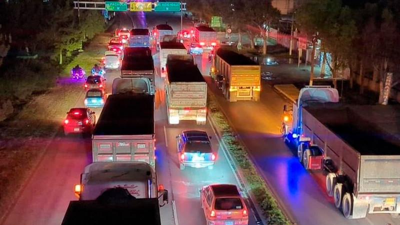 Transportistas bloquean la MÃ©xico-Pachuca, en direcciÃ³n a CDMX
