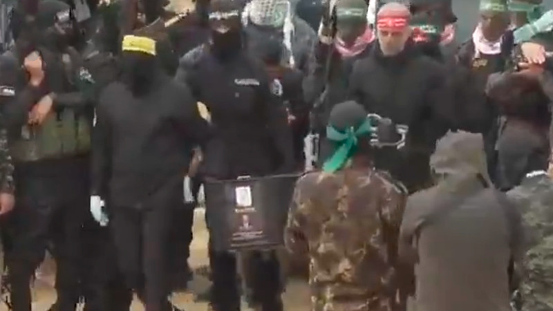 Grupo extremista palestino entrega cuerpos de 4 rehenes a la Cruz Roja