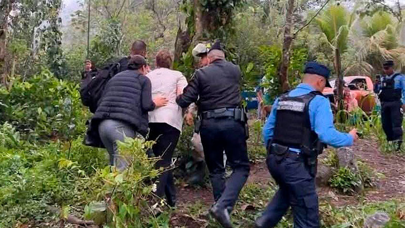 Aterriza de emergencia helicÃ³ptero en el que se trasladaba la presidenta de Honduras