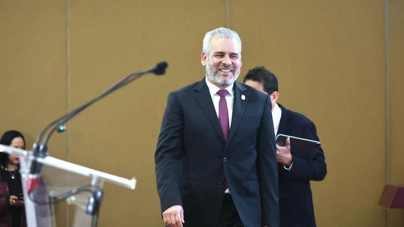 Bedolla frena mercado negro de plazas automaÌticas para maestros en MichoacÃ¡n