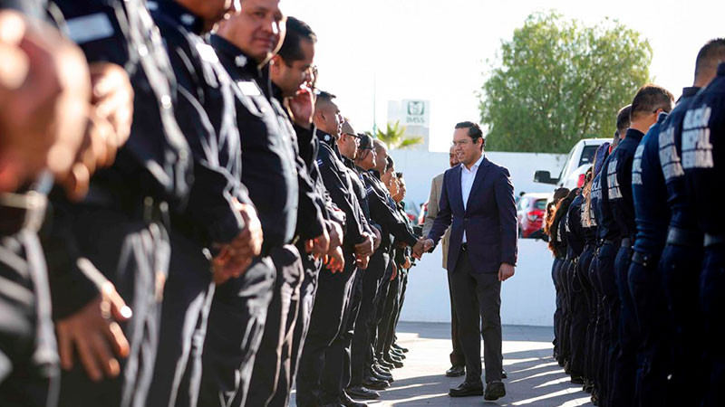 Chepe Guerrero reconoce a agentes de policÃ­a de Corregidora, QuerÃ©taro