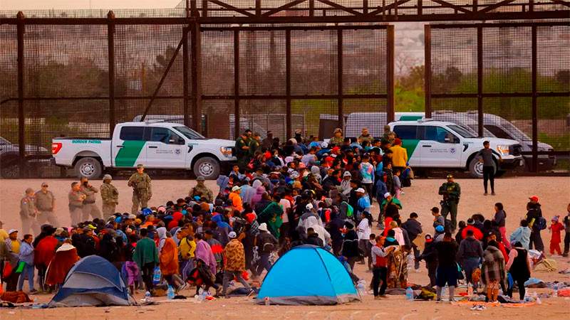 Arrestan en Texas a 646 migrantes indocumentados con cargos criminales