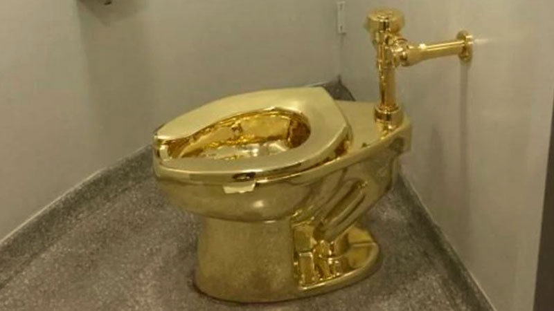 DespuÃ©s de 6 aÃ±os, sentencian a hombres por el robo de retrete â€œartÃ­sticoâ€ hecho de oro
