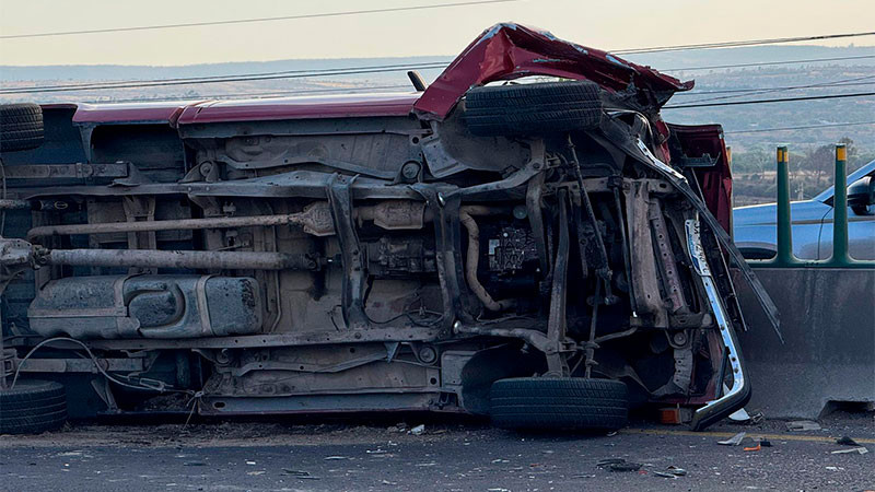 Se registra choque y volcadura de una camioneta en la autopista 57Â QuerÃ©taro- San Luis PotosÃ­